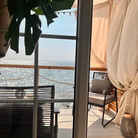 Sea U *