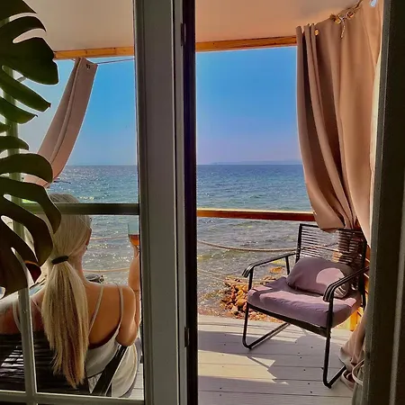Sea U Apartment